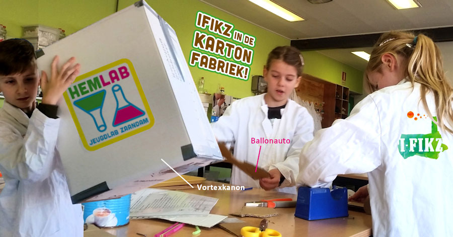 4 mensen in een fabriek